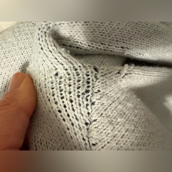 Farm Rio🩷 Smiley Collaboration Sweater Size Large - Picture 8 of 13